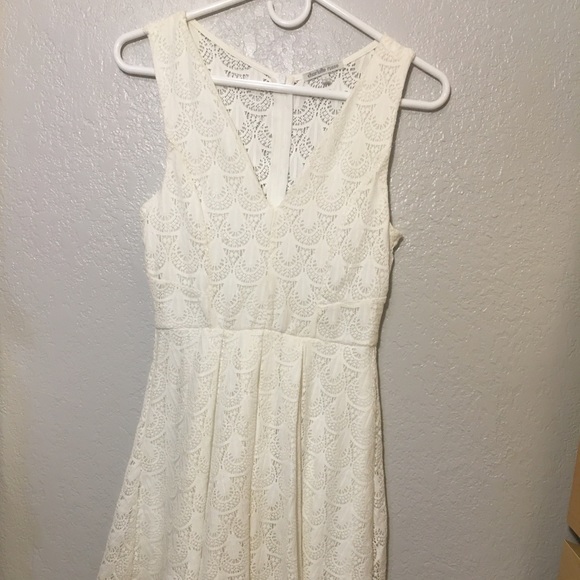 Lace Dress - Picture 2 of 3